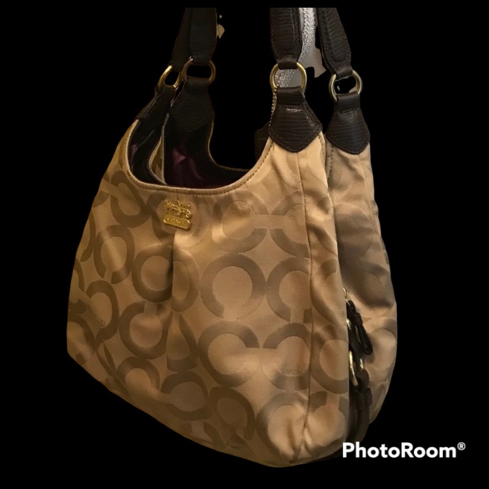 COACH Tote Bag in Signature Logo
